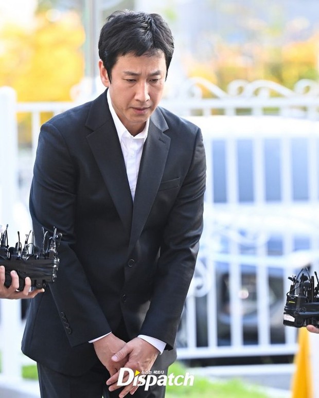 Lee Sun Kyun cũng cảm thấy có lỗi vì gia đình bị vạ lây