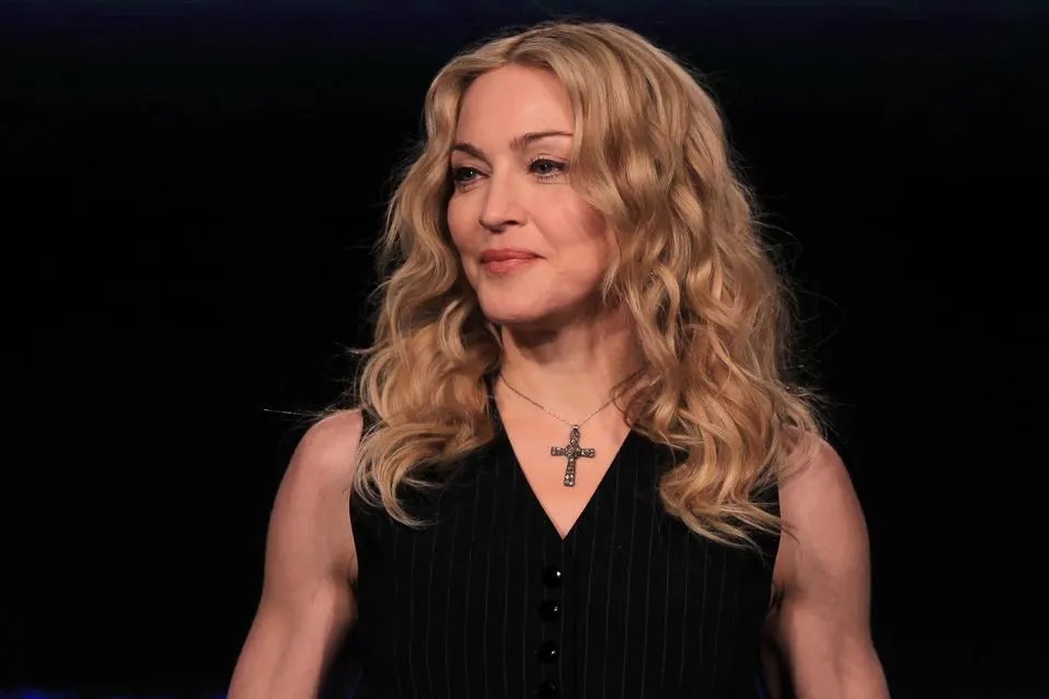 Nữ hoàng nhạc Pop Madonna nhập viện khẩn cấp vì nhiễm khuẩn. Ảnh sưu tầm