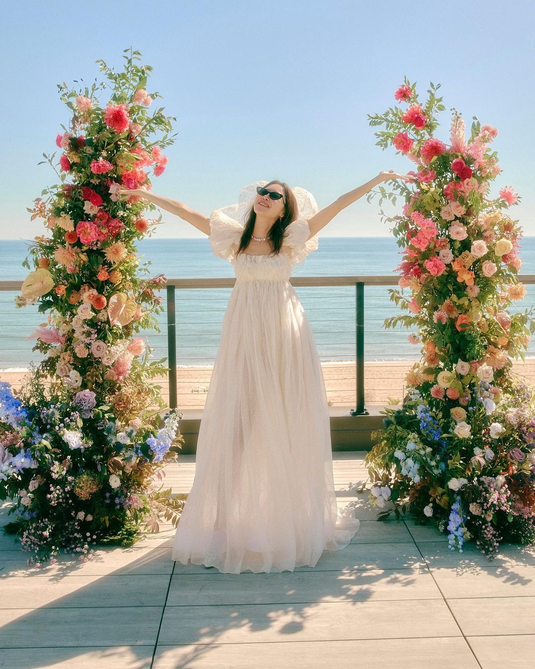 Gong Hyo Jin hạnh phúc, rạng rỡ tại hôn lễ ở Mỹ