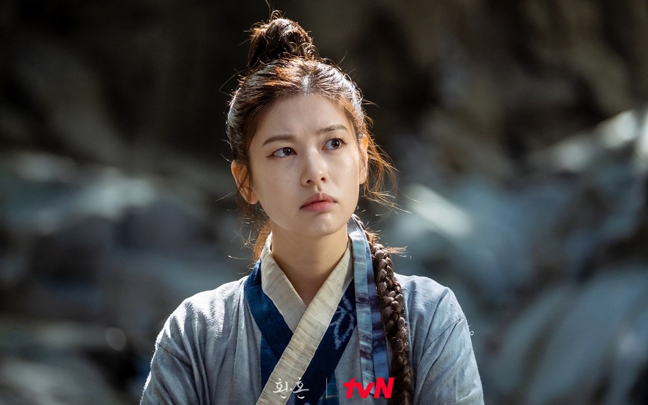 Jung So Min trong vai Mu Deok yếu đuối với linh hồn sát thủ mang khát vọng trả thù