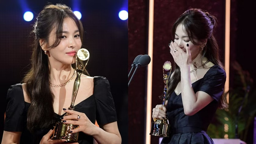 Sau khi cô trượt giải nữ chính xuất sắc nhất trong sự tiếc nuối của nhiều khán giả thì cuối cùng Song Hye Kyo lại được vinh danh ở hạng mục cao quý nhất cho vai diễn trong bộ phim The Glory