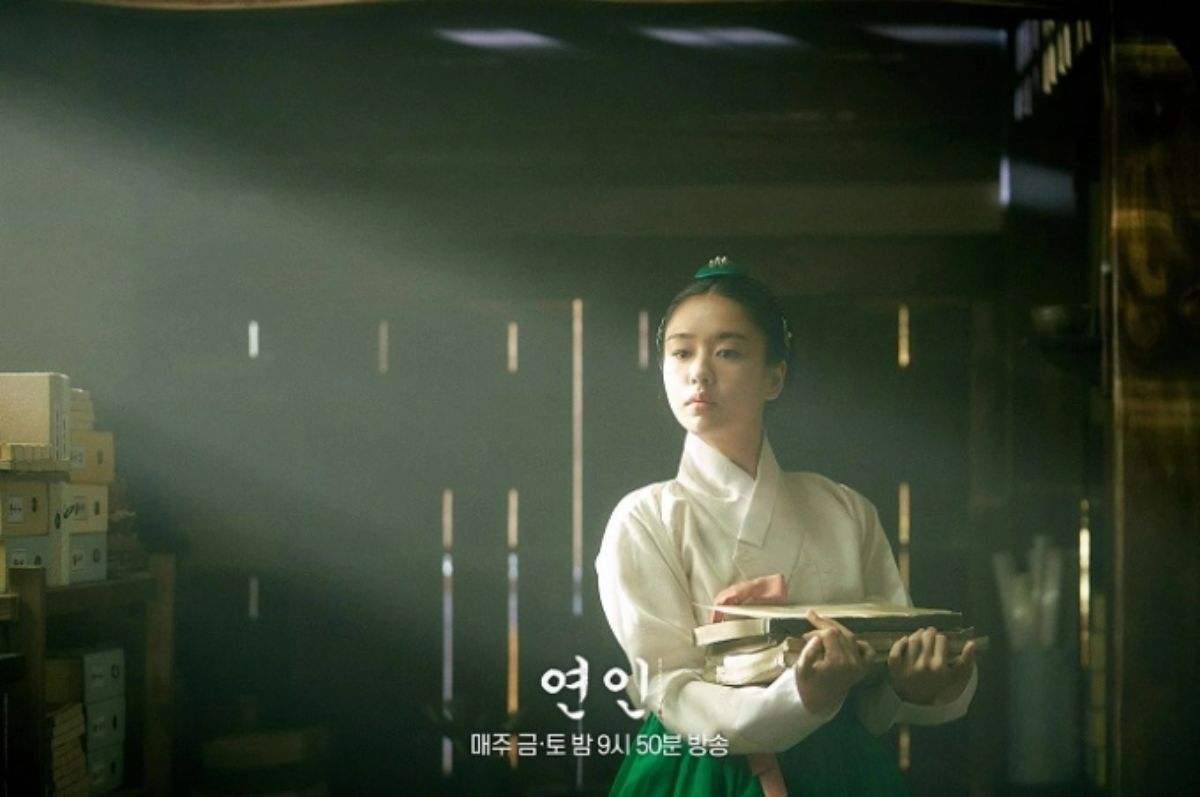 Chẳng cần quá xinh đẹp mỹ miều, Ahn Eun Jin vẫn mang đến một tiểu thư Gil Chae sinh động và gần gũi với người xem