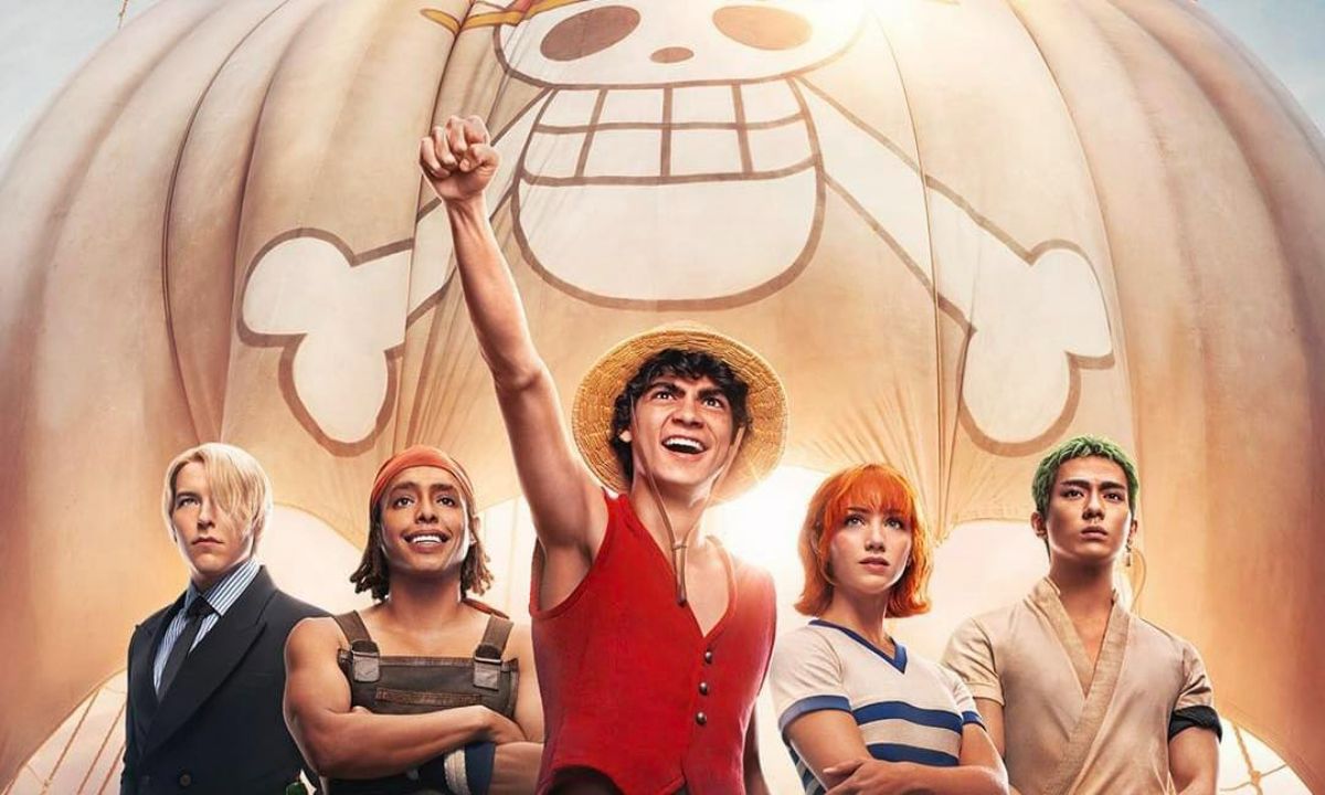 Trên hành trình tìm kiếm One Piece, Luffy đã chiêu mộ Roronoa Zoro (Arata Mackenyu), Nami (Emily Rudd), Sanji (Taz Skylar) và Usopp (Jacob Gibson) cùng gia nhập băng hải tặc Mũ Rơm