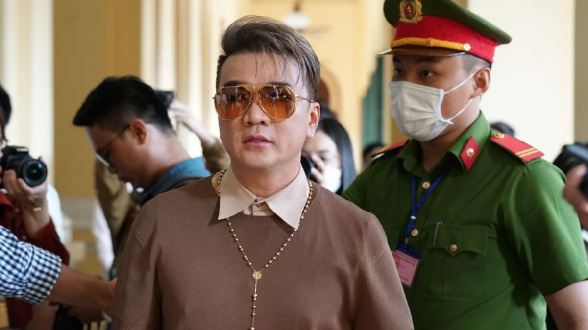 Đàm Vĩnh Hưng hiện chỉ yêu cầu xin lỗi trực tiếp từ bà Nguyễn Phương Hằng trên toà và trên truyền thông.