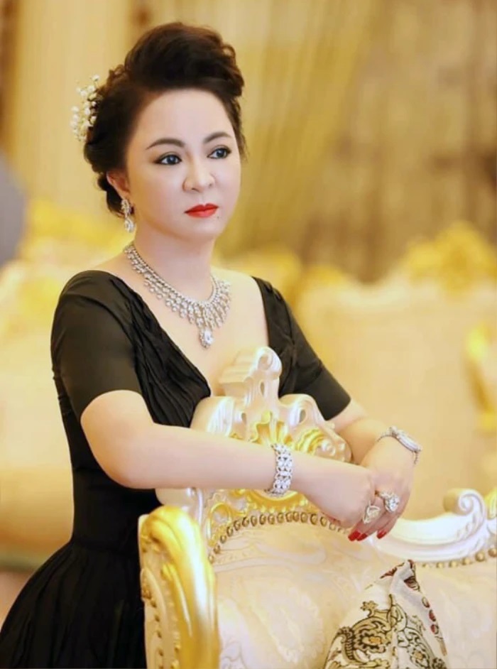 Hành động của ca sĩ Thủy Tiên giữa lúc xét xử bà Phương Hằng đang được cộng đồng mạng quan tâm