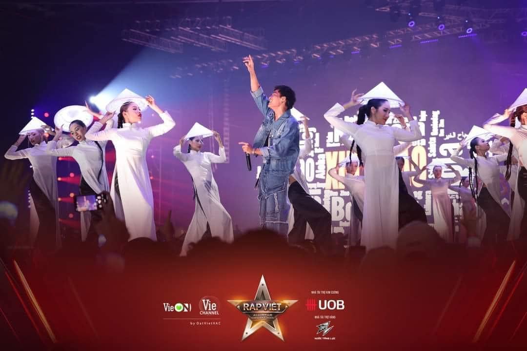 Phần trình diễn của Mikelodic tại Rap Việt All Star Concert 2023 bị tố vay mượn ý tưởng từ show Ký ức Hội An
