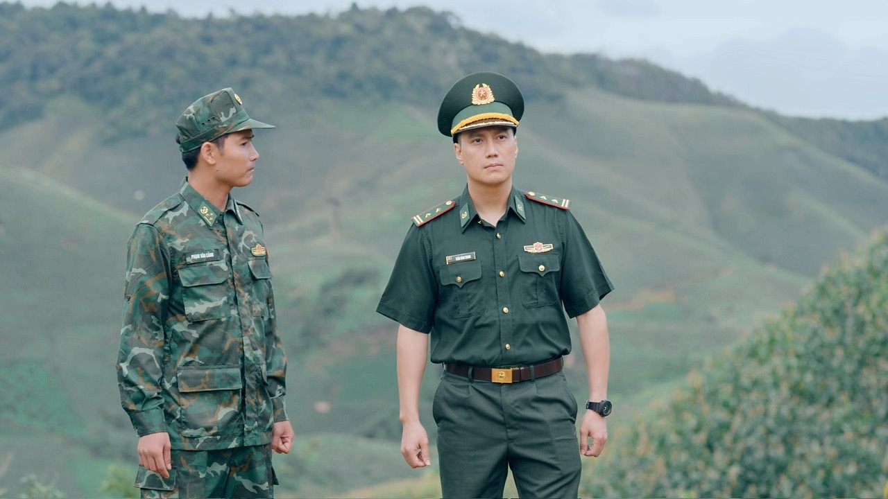 Tạo hình chiến sĩ bộ đội biên phòng của Việt Anh