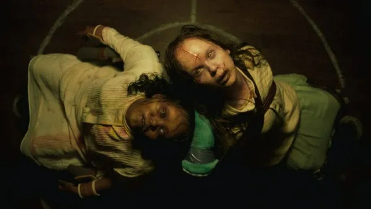 Quỷ ám: Tín đồ (The Exorcist: Believer) là câu chuyện về 2 cô bé Angela (Lidya Jewett) và Katherine (Olivia O’Neill) đã mất tích 3 ngày sau khi cùng chơi cầu cơ trong rừng