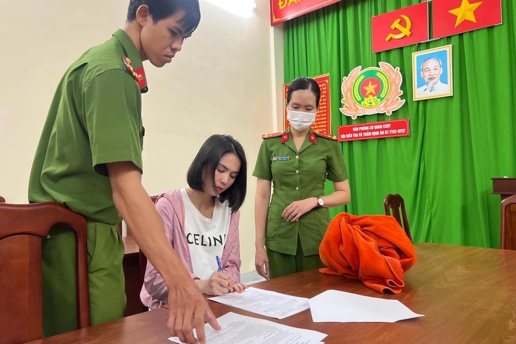 Công an TP. Hồ Chí Minh mới đây đã bắt tạm giam 3 tháng đối với bị can Trần Thị Ngọc Trinh (người mẫu Ngọc Trinh, sinh năm 1989) về tội 'Gây rối trật tự công cộng'