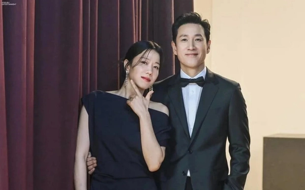 Hai vợ chồng Jeon Hye Jin và Lee Sun Kyun