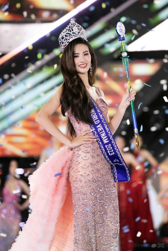 Ý Nhi đăng quang Miss World Vietnam 2023 hồi tháng 7/2023