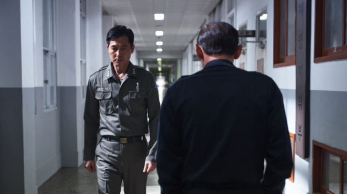 Nam chính Hwang Jung Min đã mang đến một màn trình diễn thực sự điên cuồng, xứng đáng là ‘bậc thầy’ về diễn xuất của làng phim xứ Hàn