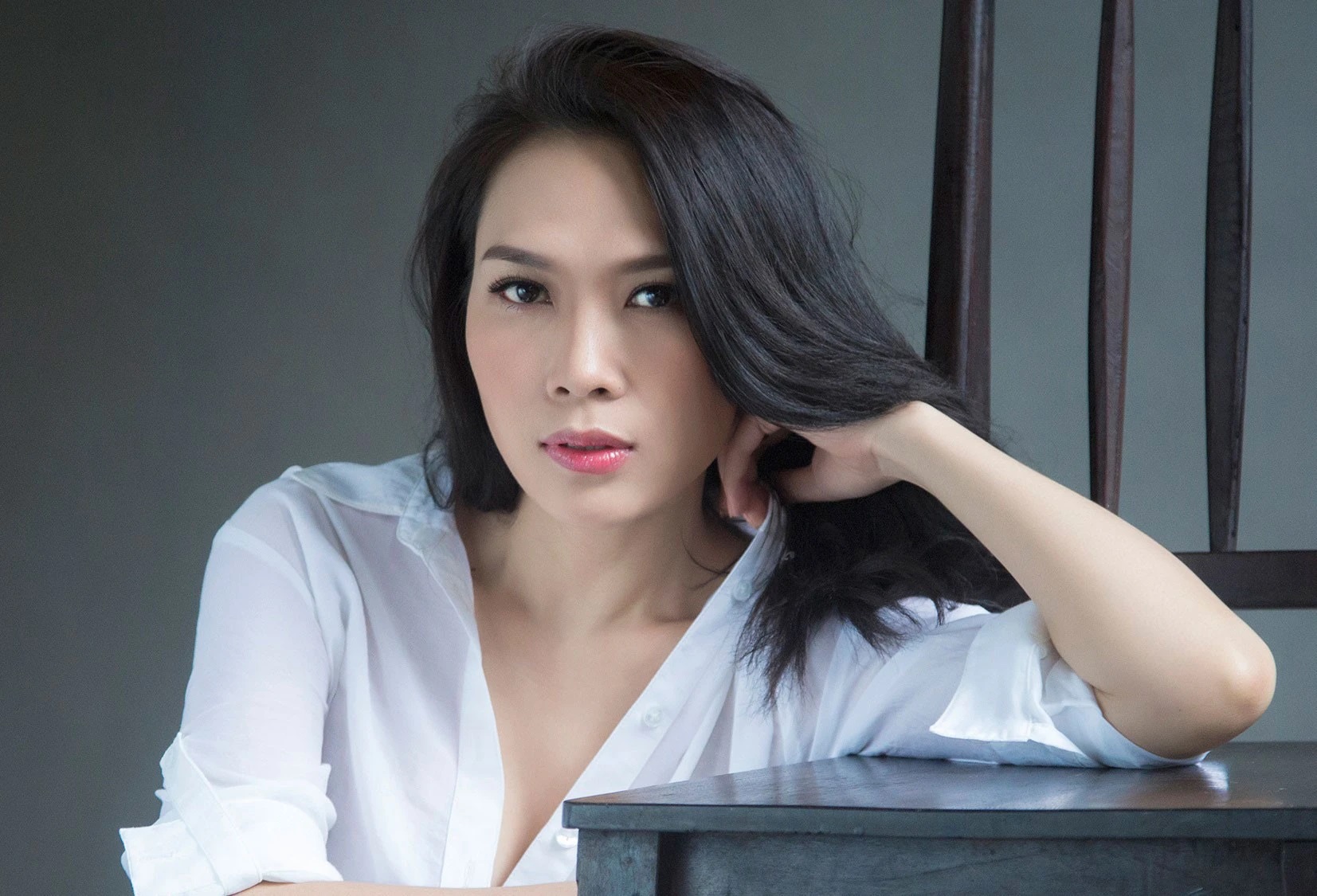 Khi nhắc đến những sản phẩm âm nhạc của Mỹ Tâm khi ra mắt, đồng nghiệp và đàn em trong nghề cũng như khán giả đều xem Họa mi tóc nâu là một trường hợp đặc biệt của showbiz Việt