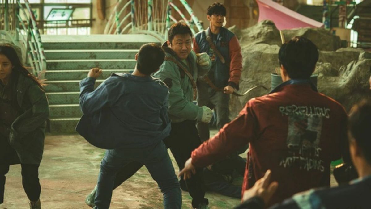 ‘The Rock’ của Hàn Quốc vẫn giữ nguyên phong độ, chứng tỏ được bản thân vẫn là một ngôi sao giải trí qua những pha hành động gay cấn, đẫm máu và đã mắt