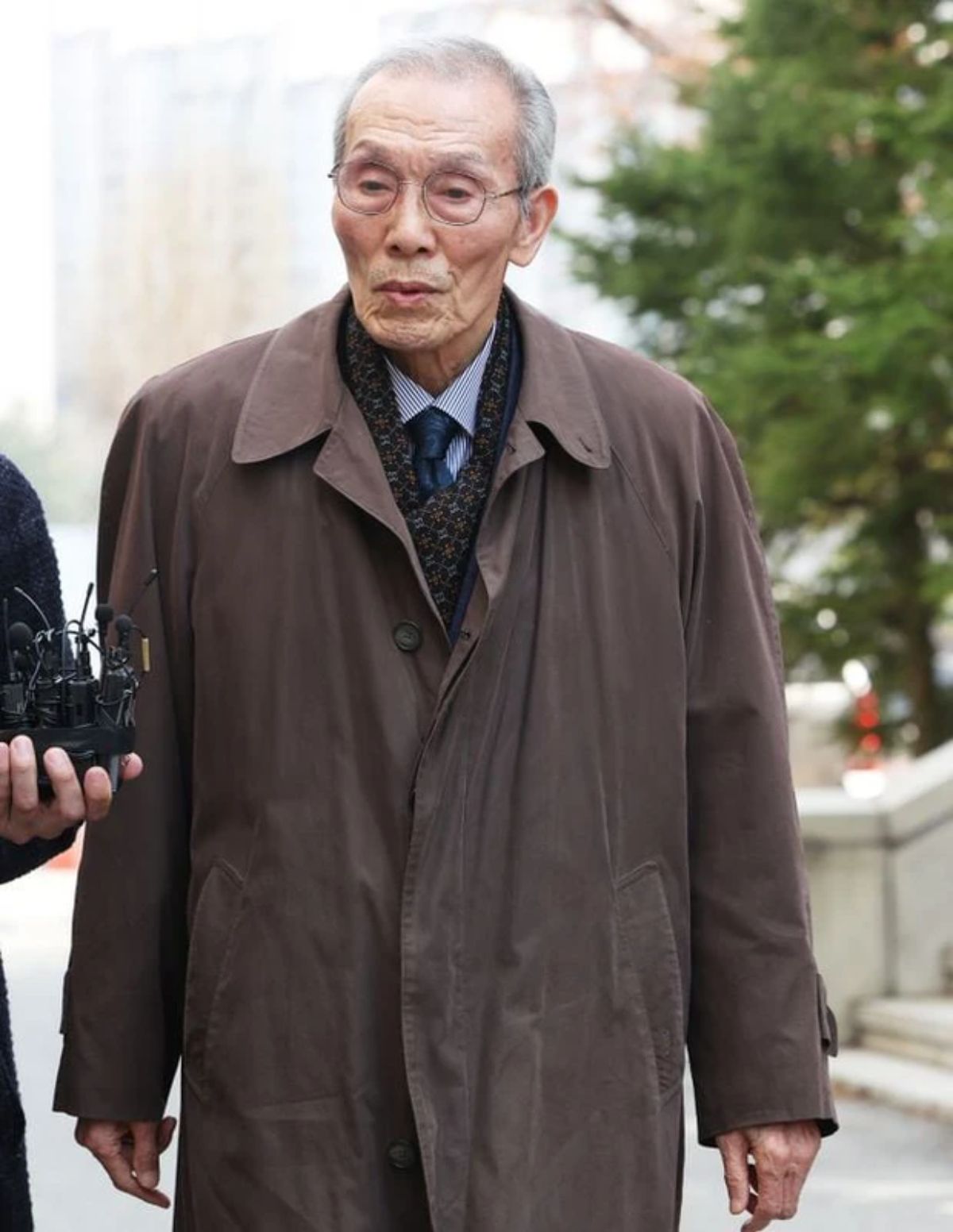 Tòa án quận Suwon đã tuyên phạt Oh Young Soo 8 tháng tù vì tội quấy rối tình dục