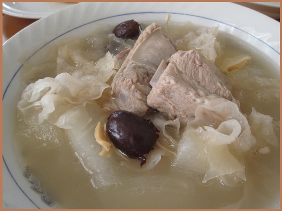 Canh mộc nhĩ trắng