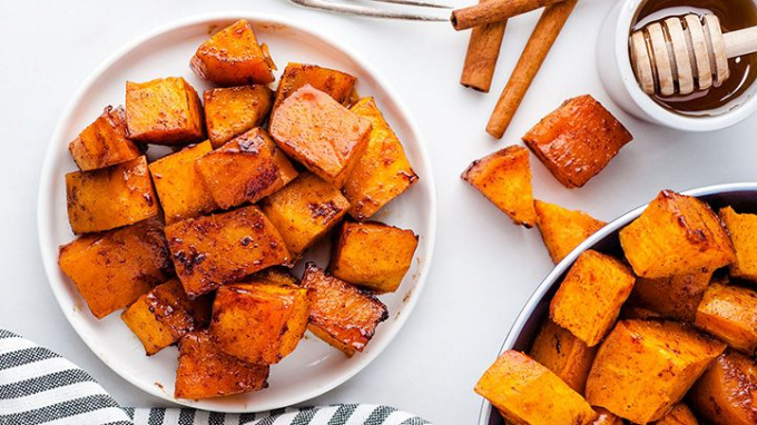 healthy-recipes-to-make-with-cinnamon-02-cinnamon-roasted-sweet-potato-cubes-722x406