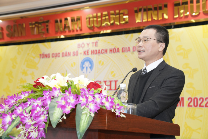 Ông Lương Quang Đảng - Vụ trưởng Vụ Tổ chức cán bộ, Tổng cục DS-KHHGĐ phát biểu tại hội nghị.