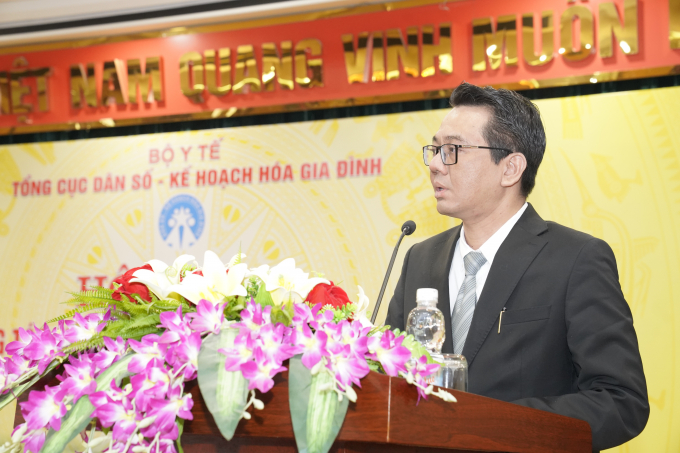 Ông Phạm Vũ Hoàng - Phó Tổng cục trưởng Tổng cục DS-KHHGĐ phát biểu báo cáo tổng kết công tác dân số năm 2021.