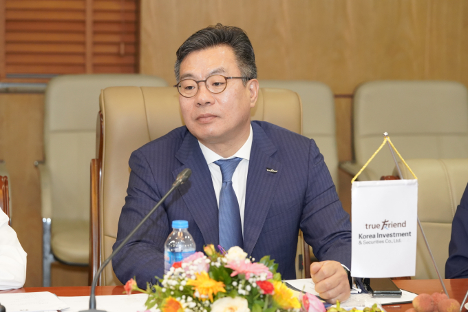 Ông Jung Il Mun, Giám đốc điều hành Công ty cổ phần Đầu tư Chứng khoán Hàn Quốc (KISHQ)