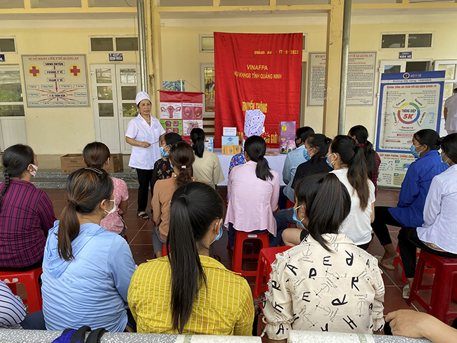 Hội KHHGĐ tỉnh tổ chức truyền thông về chăm sóc SKSS-KHHGĐ tại xã Quảng An (huyện Đầm Hà).