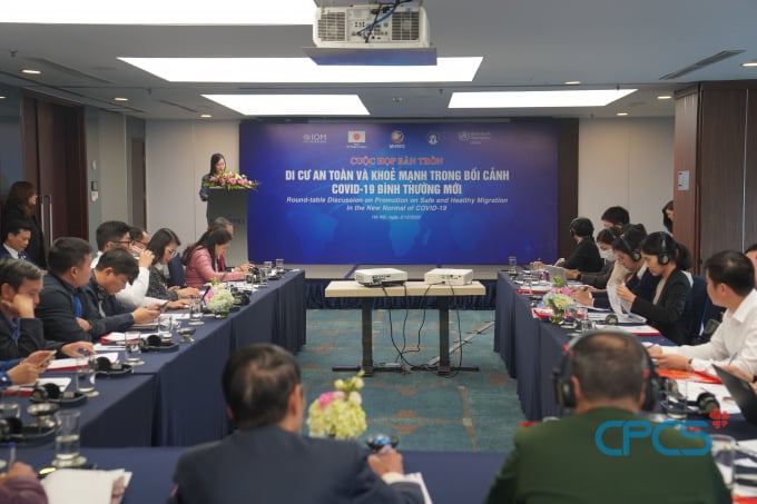 Bà Nguyễn Ngọc Hậu, Phòng Di cư Quốc tế Cục Lãnh sự, Bộ Ngoại giao báo các Tổng quan về di cư quốc tế của Việt Nam trong tình hình mới và cập nhật về triển khai thỏa thuận toàn cầu về di cư GCM