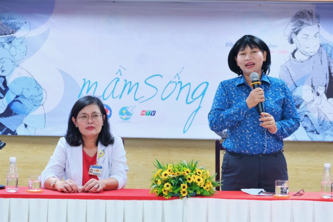 Bà Trần Thị Phương Hoa chia sẻ tại họp báo.