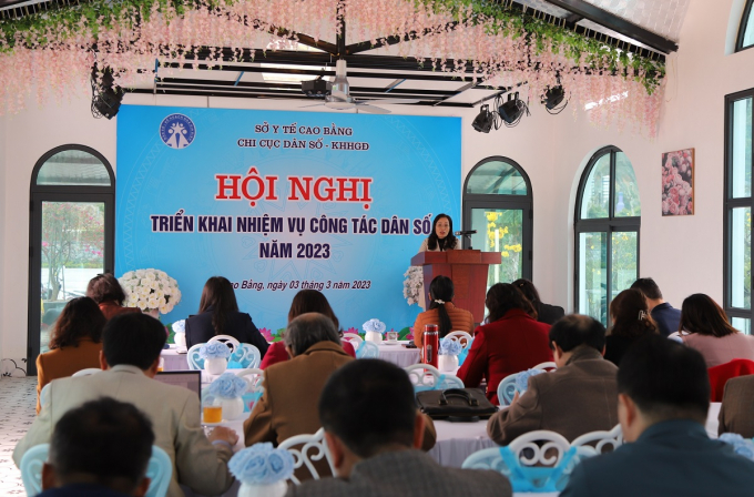 Đồng chí Vương Thị Tuyên - Phó Giám đốc Sở Y tế phát biểu chỉ đạo hội nghị.
