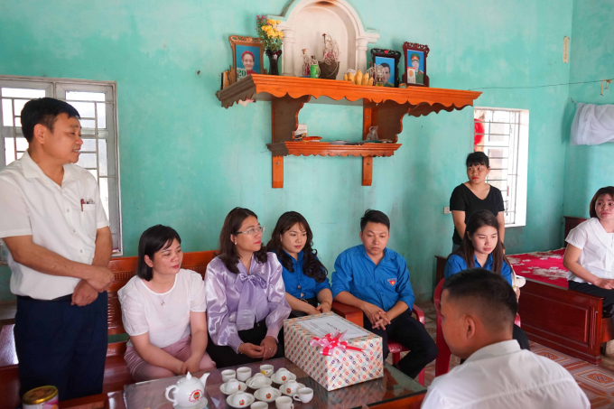 Chi đoàn Thanh niên Chi cục Dân số - Kế hoạch hóa gia đình Hà Nội tổ chức đến thăm hỏi, tặng quà cho 5 trẻ em có hoàn cảnh khó khăn mắc bệnh Thalassemia trên địa bàn huyện Mỹ Đức – Hà Nội.
