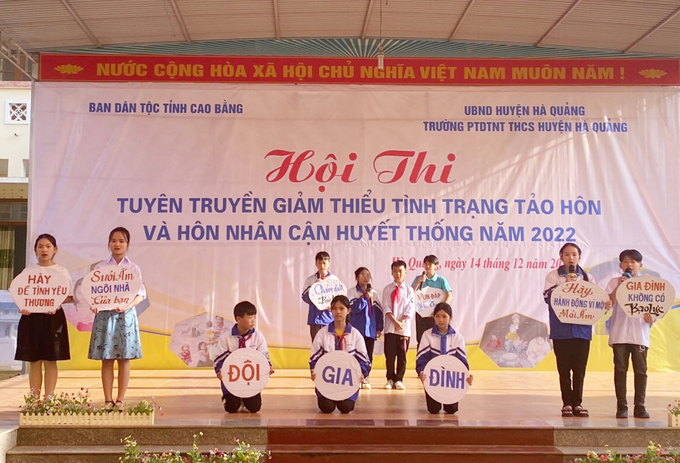 Hội thi Tuyên truyền giảm thiểu tình trạng tảo hôn và hôn nhân cận huyết thống tại Trường Phổ thông Dân tộc nội trú THCS huyện Hà Quảng.