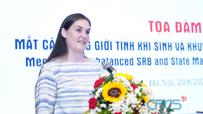 Bà Majdie Hordern, Bí thư Thứ nhất, Đại sứ quán Úc tại Việt Nam phát biểu tại tọa đàm