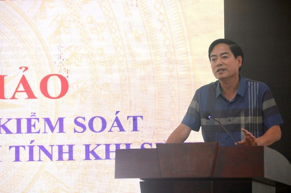 Đồng chí Phan Huy Thục, Phó Giám đốc Thường trực Sở Y tế phát biểu khai mạc Hội thảo
