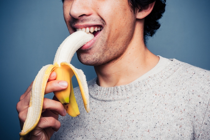 man-reported-hr-over-suggestive-banana-eating-16892382074411587462236