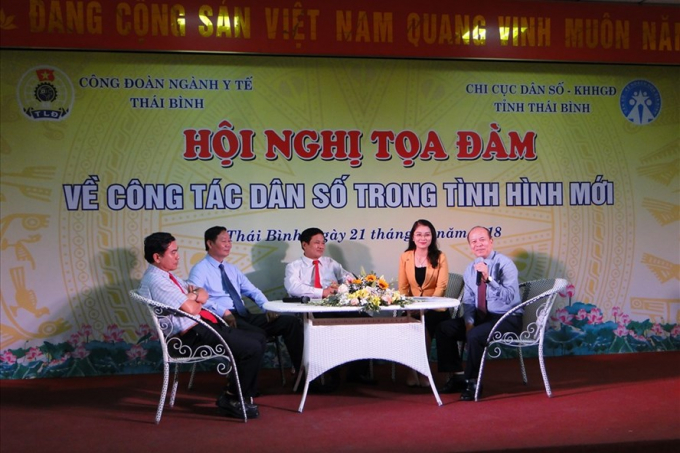Quang-Canh-Buoi-Toa-