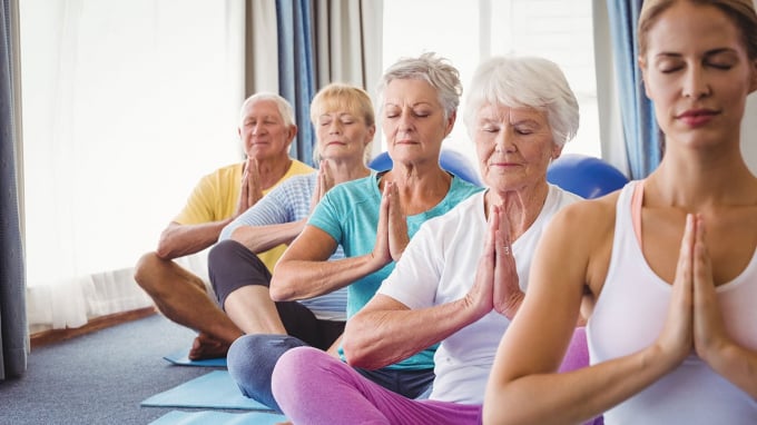 yoga-cho-nguoi-cao-tuoi-mot-suc-khoe-vien-man