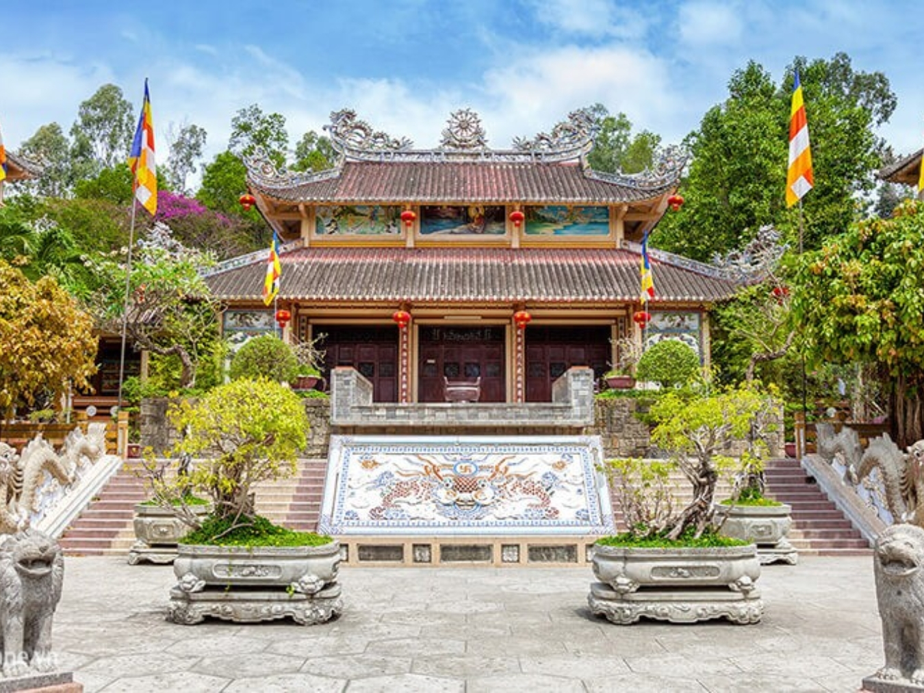 Chùa Long Sơn có lối kiến trúc điêu khắc độc đáo