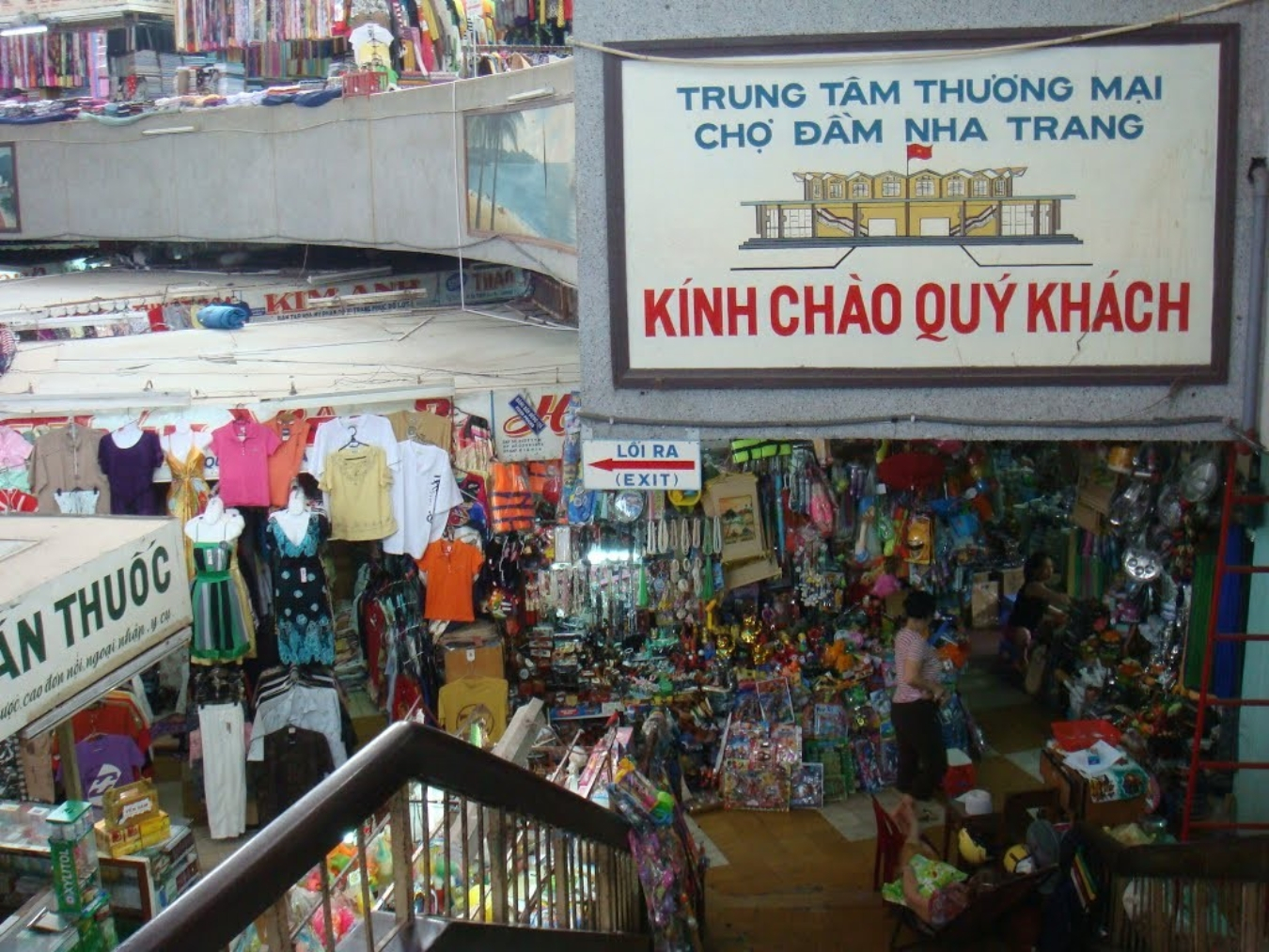 Những mặt hàng bày bán tại Chợ Đầm Nha Trang (ảnh: sưu tầm)