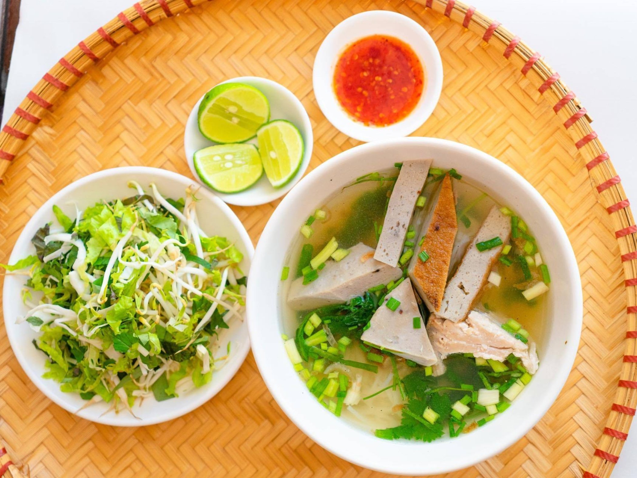 Bún cá dầm Nha Trang là món ăn đặc sản vùng biển Khánh Hòa (Ảnh: Sưu tầm)
