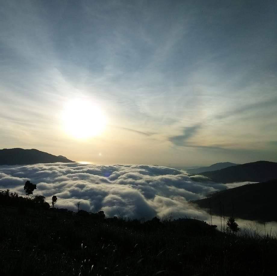 Săn mây tại đỉnh Ba Cụm Nha Trang - một trải nghiệm đáng nhớ (Ảnh: sưu tầm)