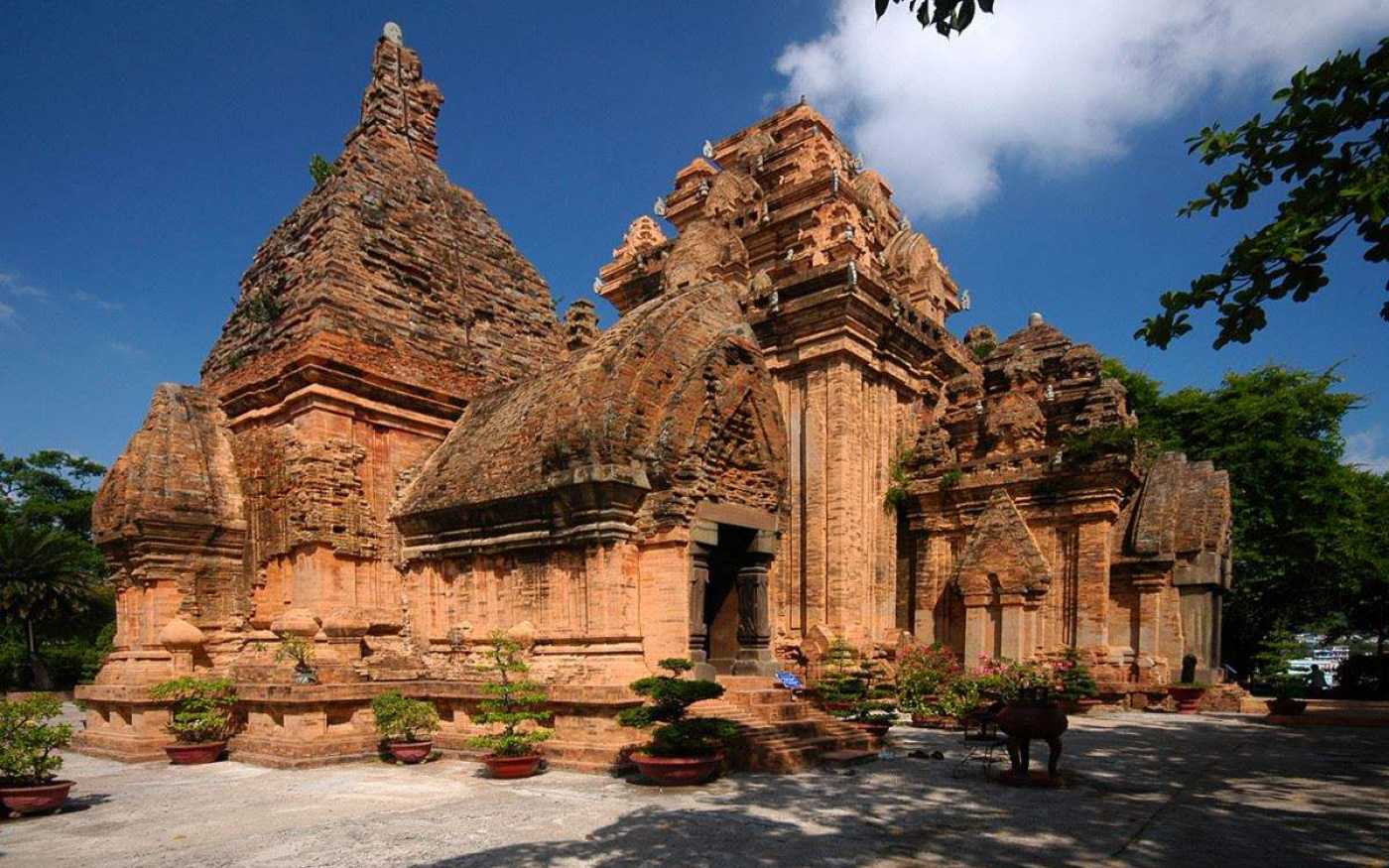 Tháp Bà Ponagar Nha Trang – quần thể kiến trúc văn hóa Champa lớn nhất miền Trung