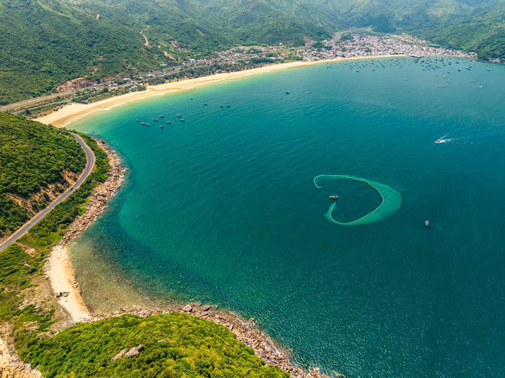 Top-những-cung-đường-ven-biển-đẹp-nhất-Phú-Yên-dành-cho-các-phượt-thủ-2