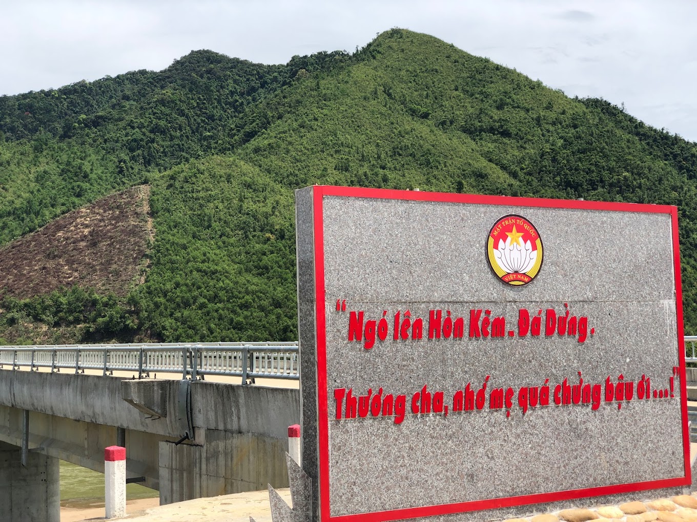 Hòn-Kẽm-Đá-Dừng-Khám-phá-kỳ-quan-thiên-nhiên-nơi-xứ-Quảng-7