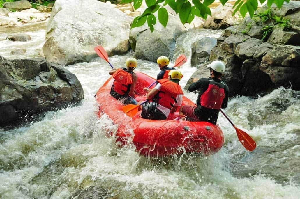 Du-lịch-Nha-Trang-Top-những-trò-chơi-cảm-giác-mạnh-thử-thách-giới-hạn-9