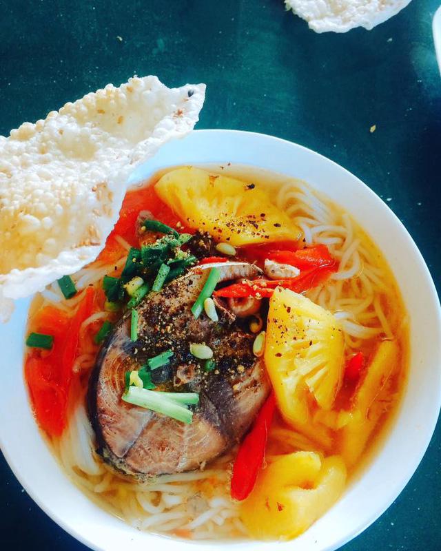 Say-lòng-với-món-bún-cá-ngừ-um-Quảng-Ngãi-1