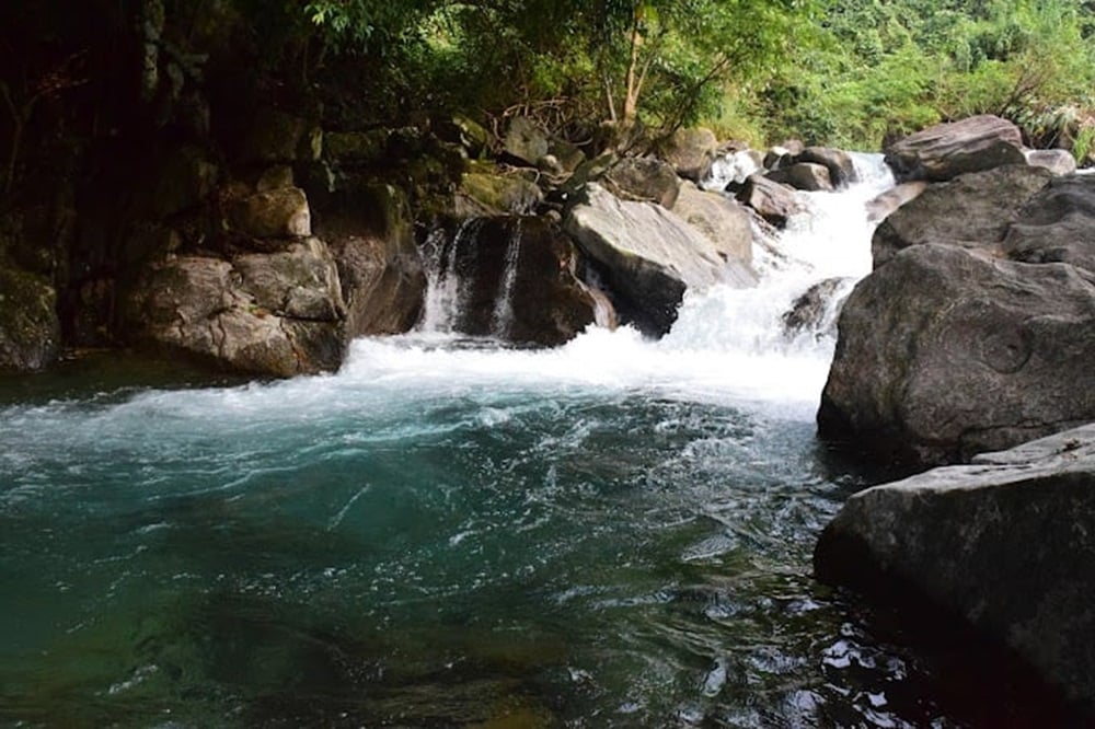 Suối-Hố-Giang-Bình-Định-Khám-phá-hòn-đá-Champa-bí-ẩn-8