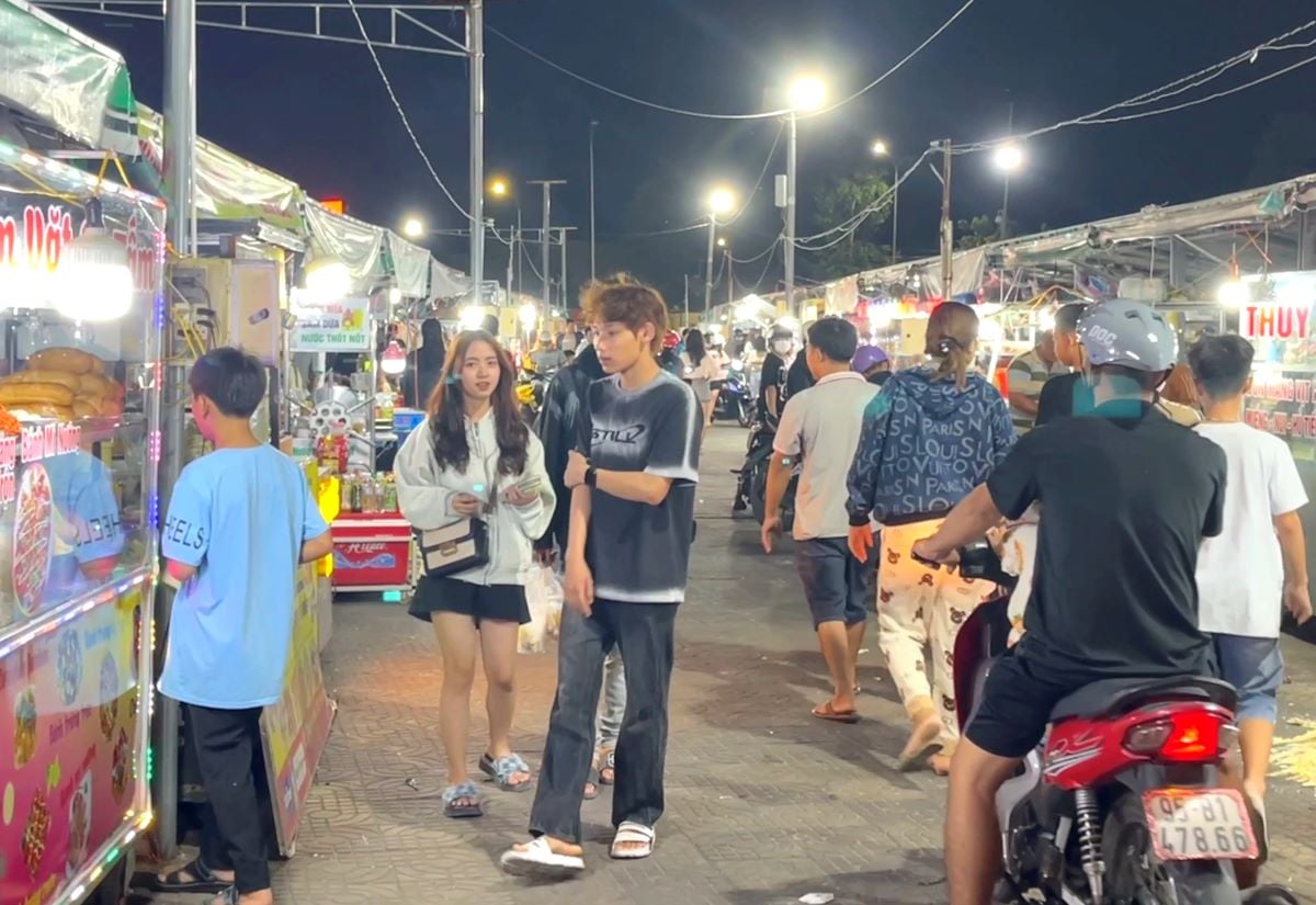 Trải nghiệm chợ đêm Vị Thanh: Thiên đường ẩm thực và mua sắm Hậu của Giang - ảnh 3