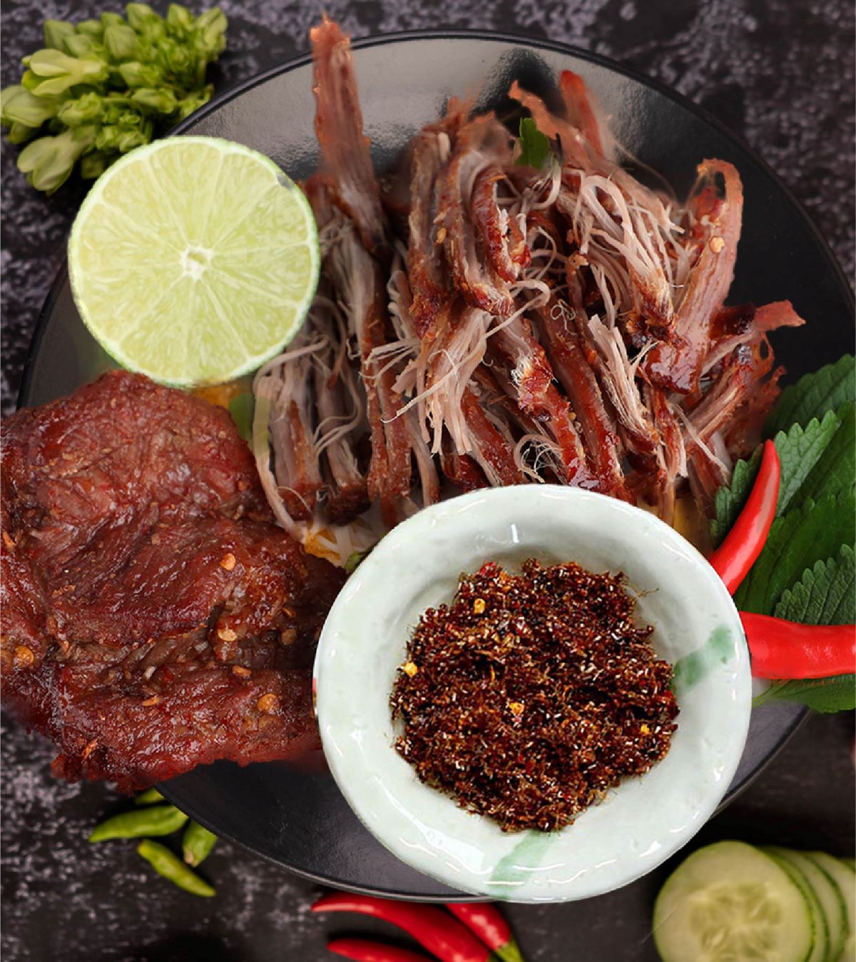 Muối kiến vàng Phú Yên: Món ăn 'độc lạ' của vùng đất xứ Nẫu - ảnh 3