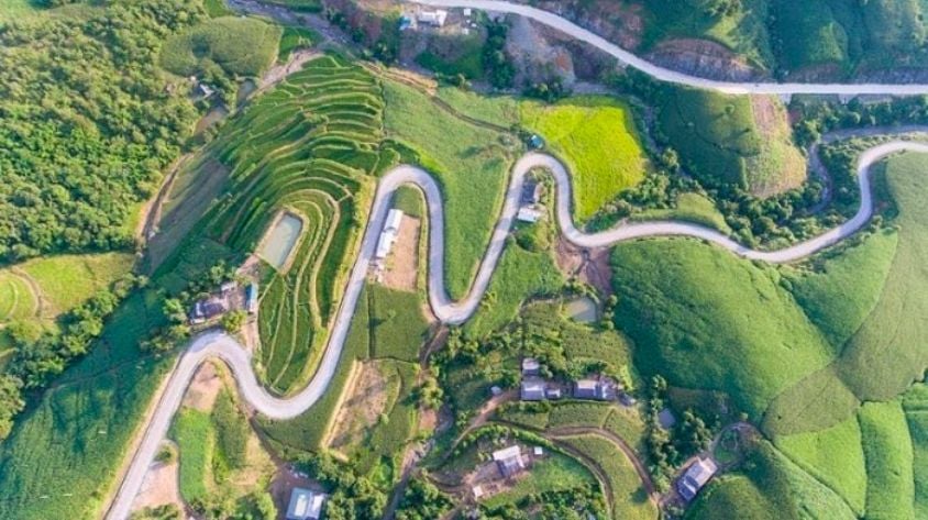 Tà Xùa cách Hà Nội bao nhiêu km