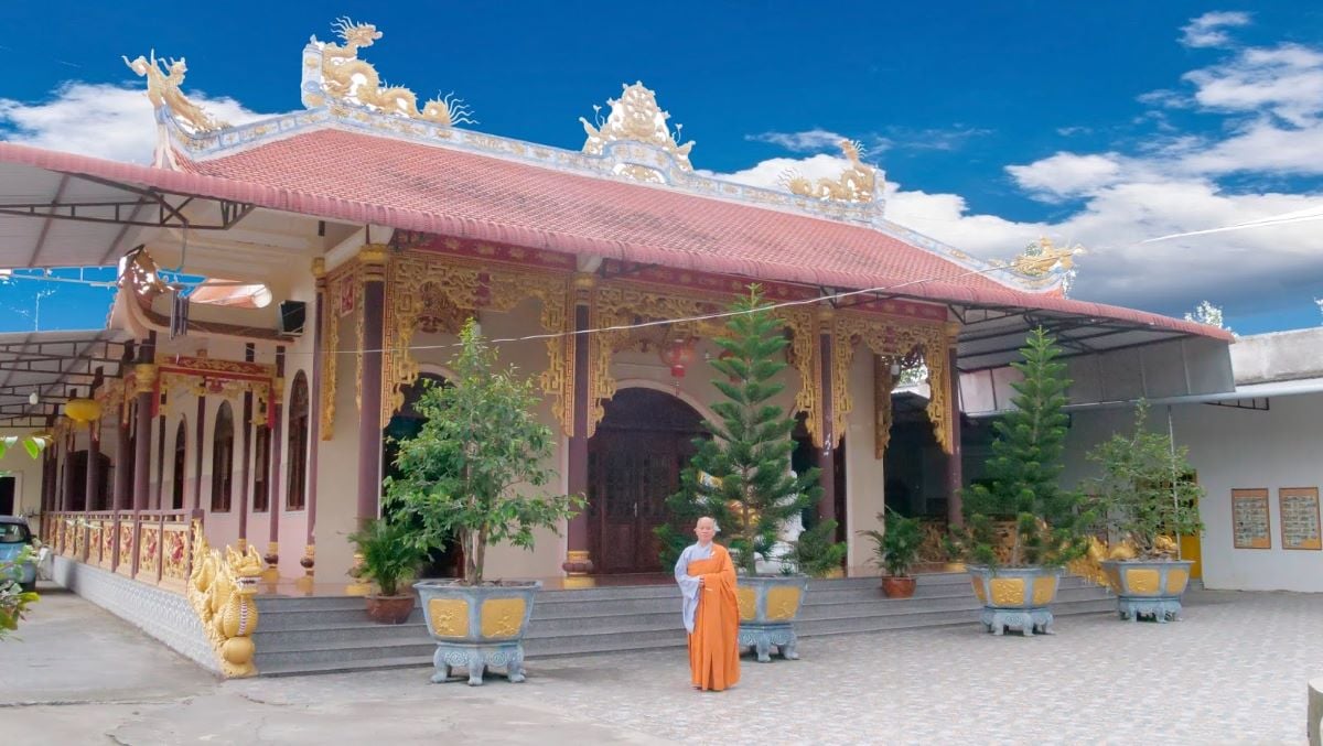 Tham quan chùa Phổ Minh: Ngôi cổ tự hơn 100 năm tuổi linh thiêng bậc nhất Hậu Giang - ảnh 2