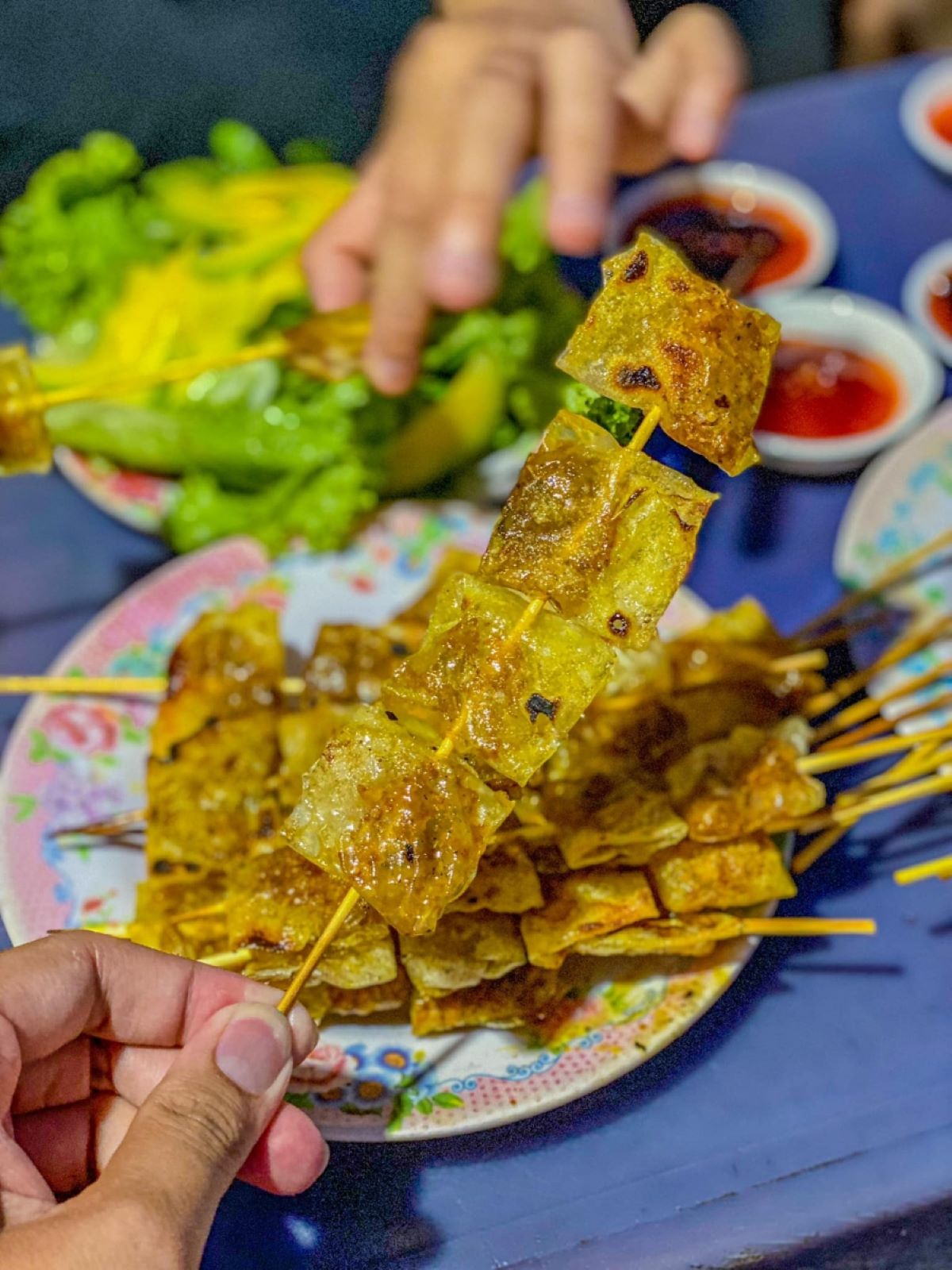 Thưởng thức xỏ lòi Phú Yên - Món ăn dân dã 'gây nghiện' của xứ biển - ảnh 5